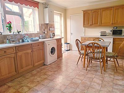 Kitchen / Breakfast Room